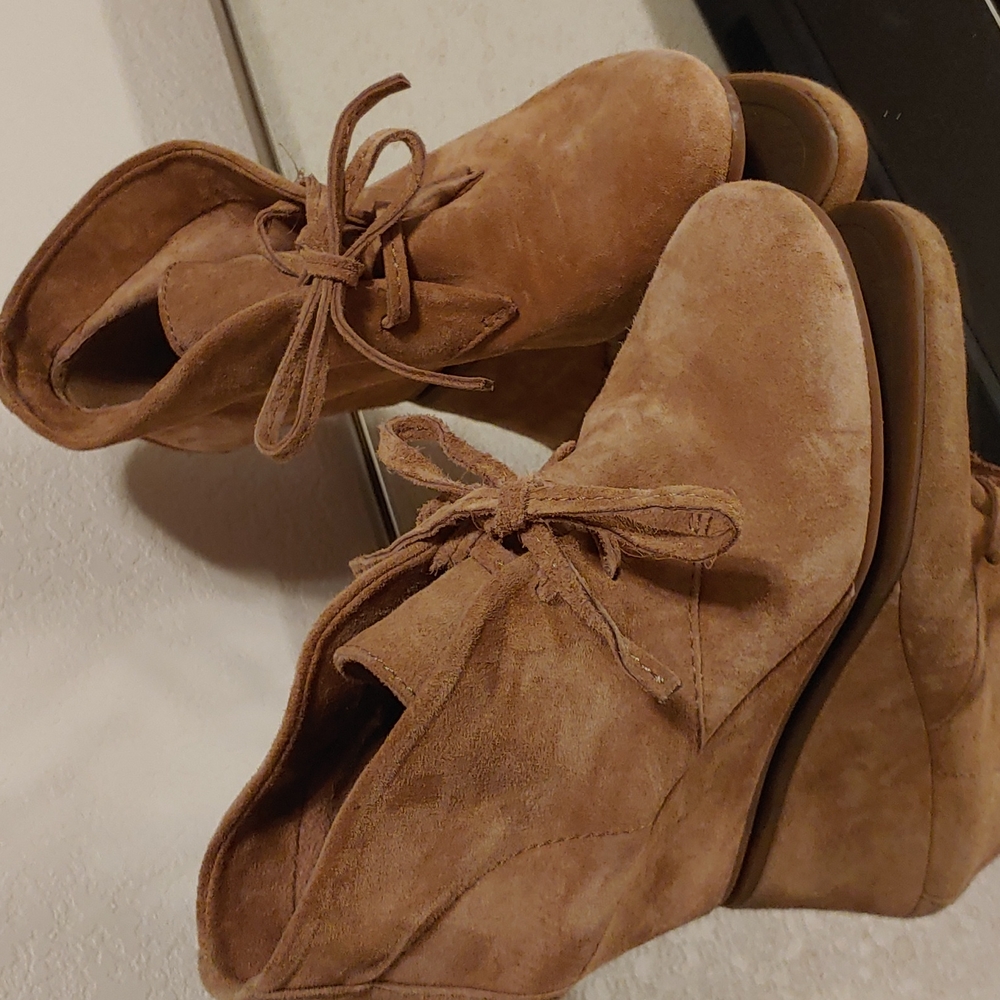 Gianni Bini suede booties. Size 9.